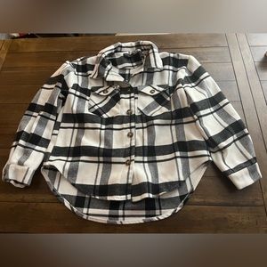 Shacket L flannel heavy jacket by Love Tree